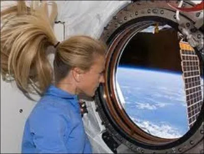 Société - Combien de femmes ont eu la chance de fouler le sol lunaire ?