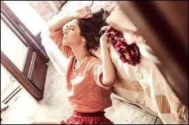 Quelles langues parle-t-elle ?