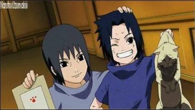 Avant qu'Itachi tue les parents de Sasuke, Sasuke était un gentil garçon.
