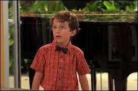 Qui est ce petit garçon ?