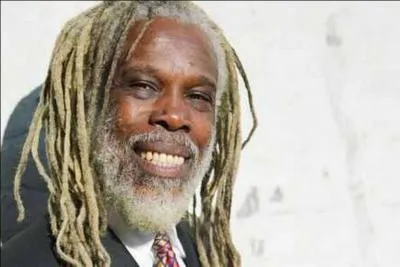 J'ai beaucoup aimé ce film, où des aventuriers partent à la recherche d'un diamant, j'ai bien aimé aussi le clip de Billy Ocean, "When the Goings gets tough", où les trois mêmes interprètes nous prouvent leurs talents de danseurs, mais au fait, qui étaient-ils ?