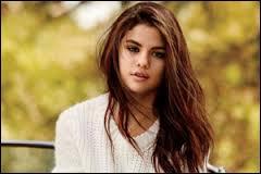 Grande star de Disney Channel, elle a joué dans "Les Sorciers de Waverly Place" dans le rôle d'Alex Russo : Selena Gomez. Comment s'appellent ses fans ?