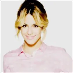 Pourquoi Violetta va-t-elle être teinte en blonde ?