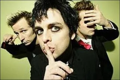 Indice - Basket Case.
Quelle couleur est en lien avec le nom de ce groupe ?