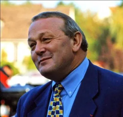 Indice - Connu pour ses Tours.
Quelle couleur est en lien avec le nom de ce Français connu ?