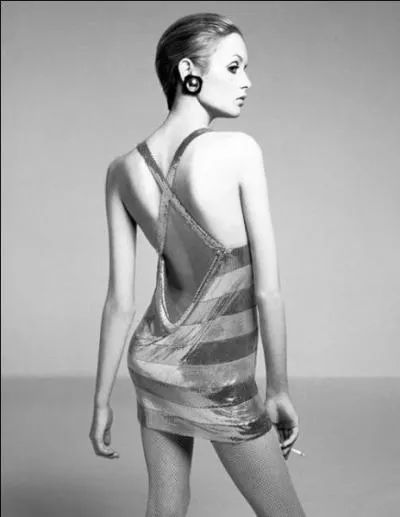 Souvent associée aux créations de la styliste de la question Q 2 ; c'est :