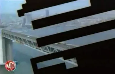 Dans ce générique, l'écran se divise régulièrement en bandelettes pour faire la transition avec le plan suivant... Moderne pour l'époque ! De quelle série s'agit-il ?