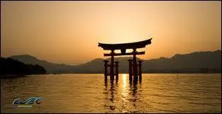 Quel pays désigne-t-on comme le pays du Soleil-Levant ?