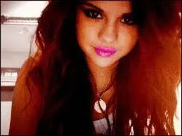 Selena est l'égérie de :