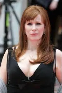 C'est la cousine de Karen Gillan.