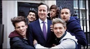 Qui a un tatouage en forme d'étoile ?