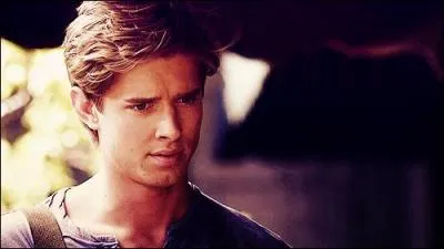 Qui sont les membres du N.A.T. Club ?