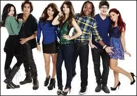 Combien y a-t-il de saisons de "Victorious" ?