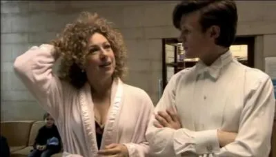 Alex Kingston (alias River Song) est la tante de Matt Smith (alias le onzième Docteur).