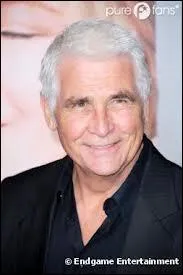 Quel est le métier du père de Castle ?