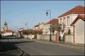 Nous traversons la ville Seine-et-Marnaise de Choisy-en-Brie. Nous sommes en région ...