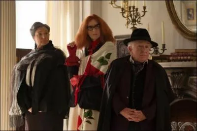 Comment se nomment les deux assistants de Myrtle Snow ?