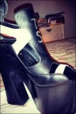 Parmi ces accessoires, lequel aime-t-elle par dessus tout ?