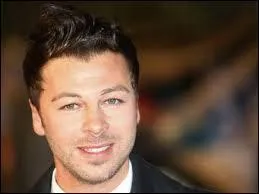 Il a gagné la chanson de l'année 2014. Il s'agit bien sûr de ...