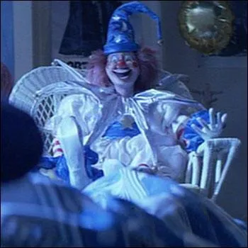 En principe, ceux qui ont vu le film refusent de dormir dans la même pièce qu'un pantin-clown ! Quel est le titre de ce film ?