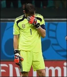 Au soir du 13 juin, les Pays-Bas infligeaient une correction aux Espagnols : 5-1. Qui n'a pas marqué pour les Néerlandais ?