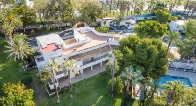 Motril est tristement célèbre pour les Belges ; c'est là que le Roi Baudouin est mort le 31 juillet 1993 ; cette résidence se trouve :