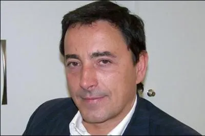 Comment s'appelle le producteur de la série ?