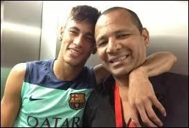 Comment s'appelle son père ?