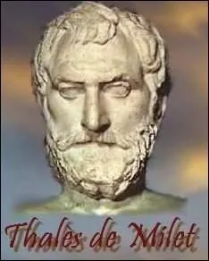 Thalès de Milet (624 av. J.-C - 546 av. J.-C), un des sept sages de la Grèce, est le premier homme à acquérir une renommée au titre de mathématicien. Son fameux théorème découle du calcul de la hauteur d'un monument grâce à l'ombre portée par celui-ci. De quel monument s'agissait-il ?