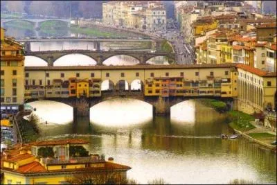 Dans laquelle de ces villes se trouve le Ponte Vecchio ?