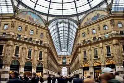 Dans quelle ville se trouve la Galleria Vittorio Emanuele ll ?