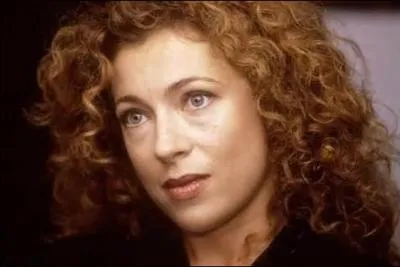 Par qui est joué le rôle de River Song ?