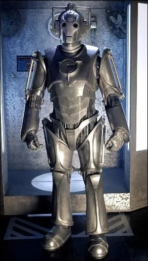 Dans le monde parallèle, qui croit avoir créé les Cybermen ?