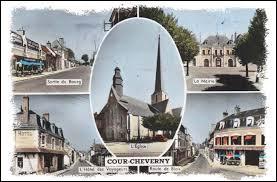 Voici différentes vues de la ville Loir-et-Chérienne de Cour-Cheverny. Elle se site en région ...