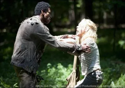 Quel personnage est abandonné à la fin de la saison 2 ?