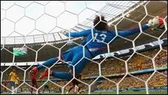 Le gardien du Mexique devient une vedette planétaire en arrêtant une tête somptueuse de Neymar et en tenant en échec le Brésil ; son nom est :