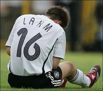 Lorsqu'il n'a rien d'ecclésiastique, que peut bien être un « mitre » ?