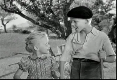 Souvenez vous des prénoms des enfants dans "Jeux Interdits", chef d'oeuvre de René Clément interprété magnifiquement par Brigitte Fossey 
et Georges Poujouly :