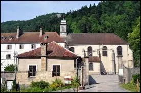 Le village Doubien de Consolation-Maisonnettes se situe en région ...