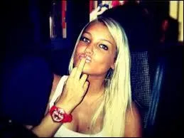 Avec qui Aurélie est-elle arrivée en couple dans les "Anges de la Téléréalité 5" ?