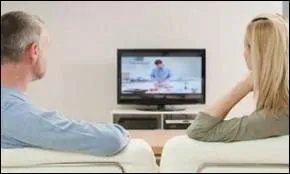 Comment dit-on regarder la télévision ?