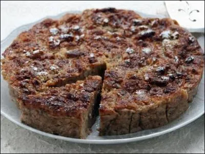Ce g&acirc;teau bourguignon est une brioche rassise faite de farine de ma&iuml;s et de froment, quel est son nom ?