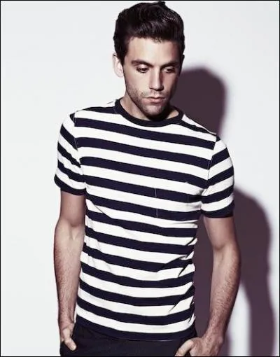 De la même manière que Najat Vallaud-Belkacem, Mika a quitté un État arabe pour venir s'installer en France dès son plus jeune âge. Aujourd'hui, quelles langues parle-t-il ?