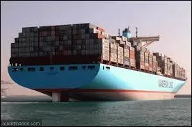 Je suis destiné à transporter des conteneurs, je suis :