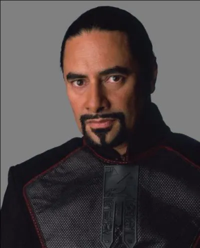 Dans la saison 1, qui veut la mort de John Crichton ?