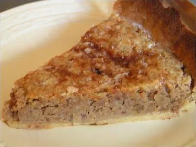 Si un restaurateur grenoblois vous dit que c'est une spécialité de la ville, je vous laisse deviner ce que contient cette tarte :