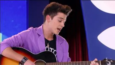 Ludmila tombe amoureuse de :