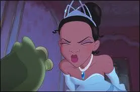 Quelle princesse s'apprête à embrasser une grenouille ?
