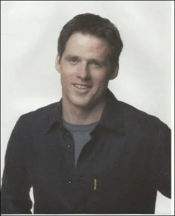 Quel est le vrai nom de Cameron Mitchell ?