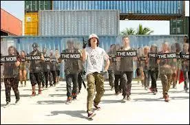 Qui arrive à la fin du film ?